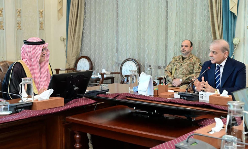 وزیراعظم سے سعودی کاروباری وفد کی ملاقات، اقتصادی تعلقات کو اسٹریٹجک شراکت داری میں بدلنے کا عزم