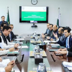 فیول ریلیف اسکیم پر اہم پیش رفت، پیٹرولیم ڈیلرز نے حکومت کو تعاون کی یقین دہانی کرا دی