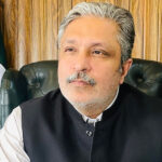 کوہاٹ دھماکے کے بعد وزیراعلیٰ خیبرپختونخوا کہاں ہیں؟ اختیار ولی خان نے استعفے کا مطالبہ کردیا