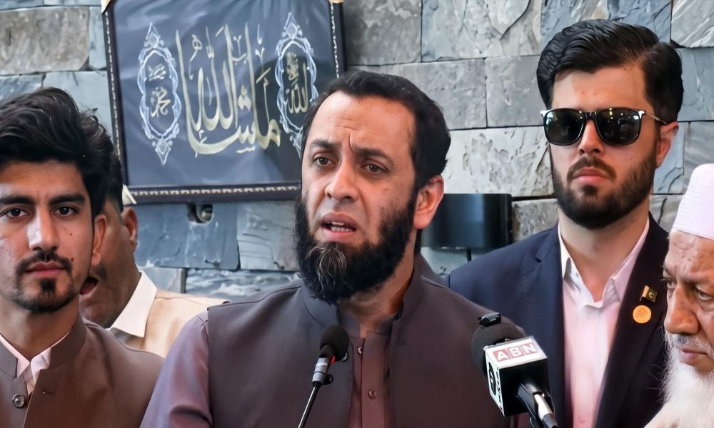 جنید اکبر اشتعال انگیز بیان پر قوم سے معافی مانگیں، پرامن احتجاج ان کی روایت نہیں، عطا تارڑ