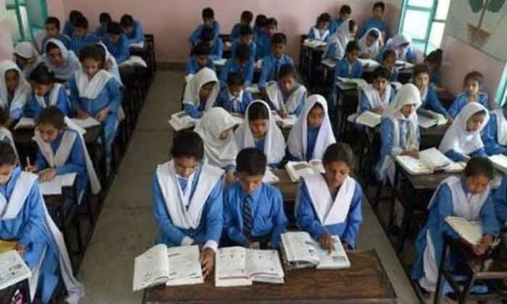 سندھ میں اسکولوں کے اوقات کار میں ایک گھنٹہ کمی کا اعلان