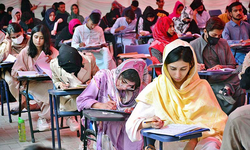 ایم ڈی کیٹ ٹیسٹ، امتحانی مراکز میں موبائل فون اور دیگر ڈیجیٹل ڈیوائس لانے پر پابندی