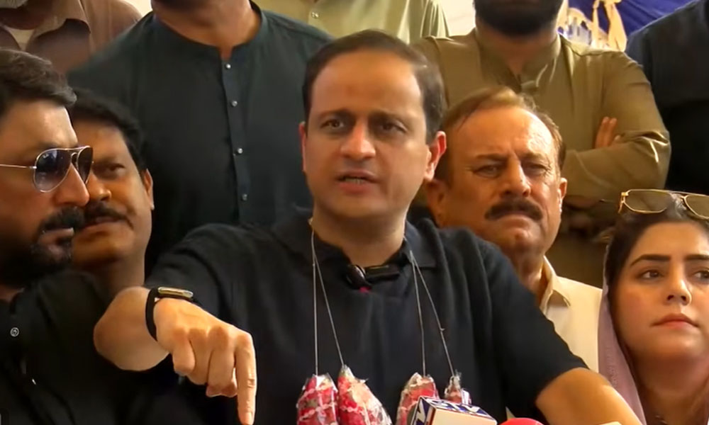 میئر کراچی نے گرومندر تا تین ہٹی جہانگیر روڈ کی بحالی کے منصوبے کا افتتاح کر دیا