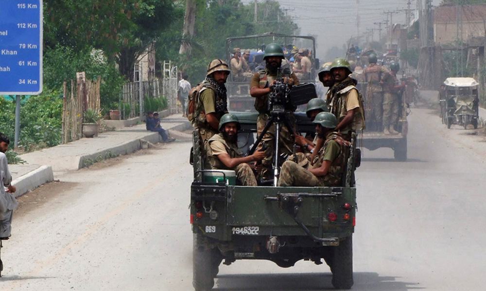 خیبر پختونخوا اور بلوچستان میں کارروائیوں کے دوران 4 دہشتگرد ہلاک ، کئی ٹھکانے تباہ کر دیئے، سکیورٹی ذرائع