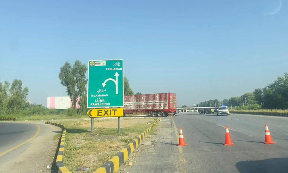 پشاور موٹروے کھول دی گئی، جی ٹی روڈ بھی ٹریفک کیلئے بحال