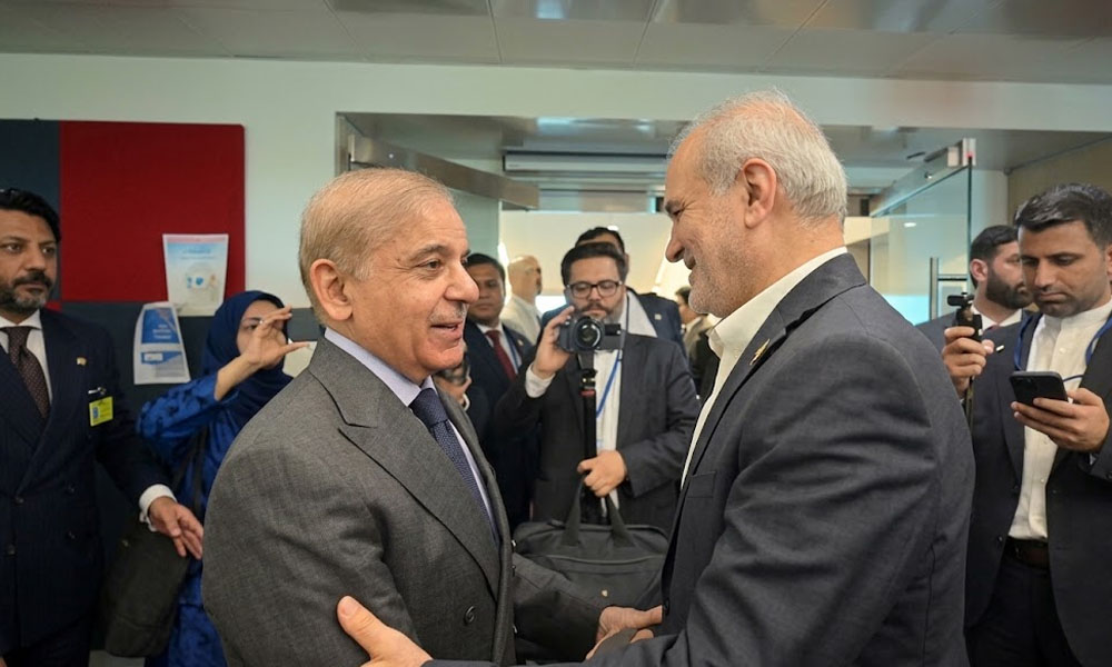 وزیراعظم کی ایرانی صدر سے ملاقات، پاکستان ایران تعلقات اور علاقائی صورتحال پر تبادلہ خیال
