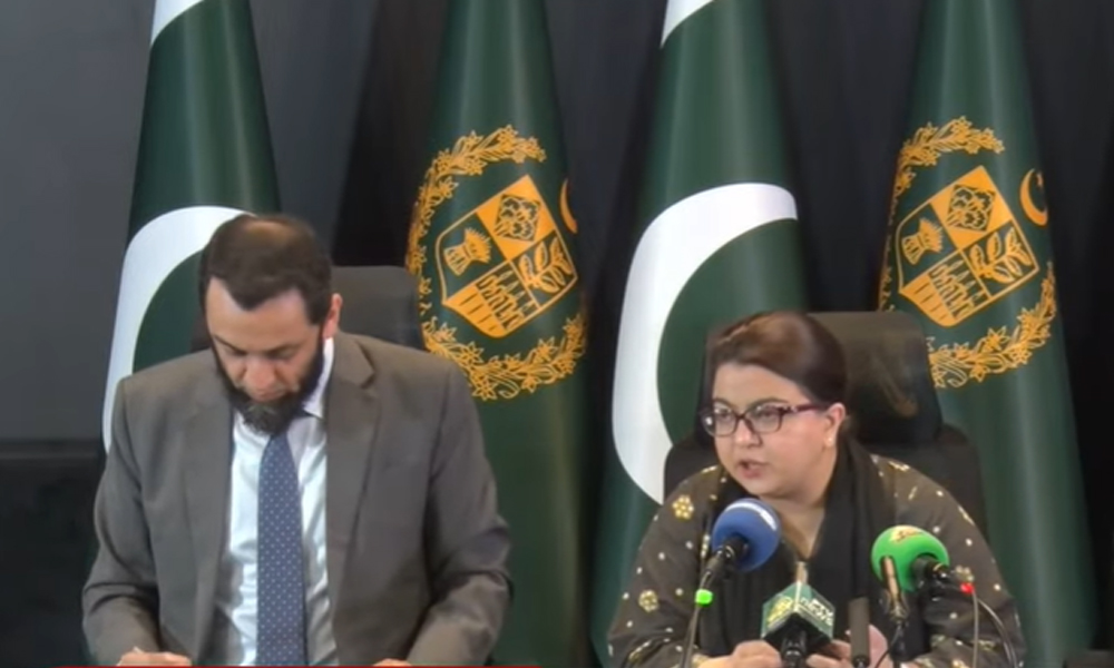 موٹر سائیکل والوں کیلئے ہفتے میں ایک بار فیول سبسڈی ،شناختی کارڈ نہیں مانگ رہے، وفاقی حکومت