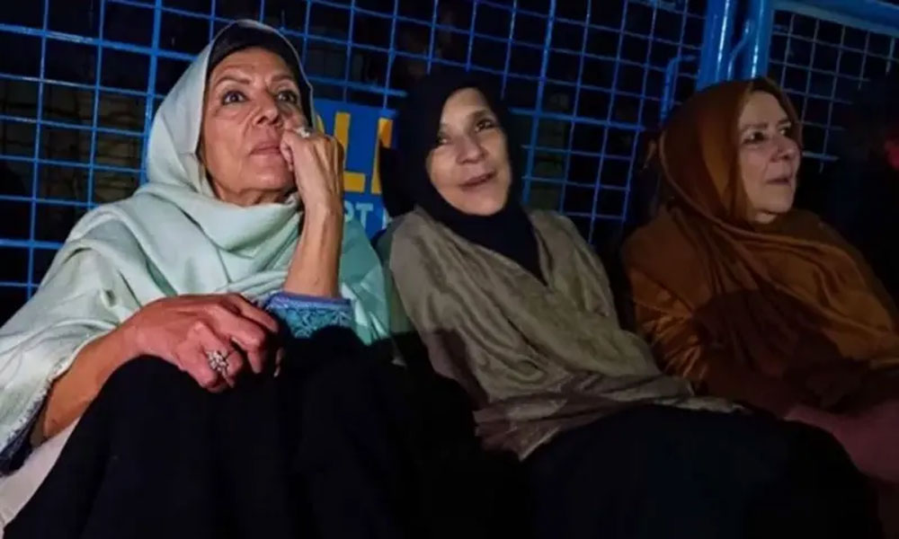 بانی پی ٹی آئی کے بہنوں کی نظربندی عدالت میں چیلنج
