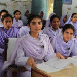خیبرپختونخوا کے بیشتر اضلاع میں تعلیمی ادارے کل سے کھلیں گے، 12 اضلاع میں بند رہیں گے