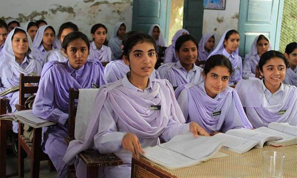 خیبرپختونخوا کے بیشتر اضلاع میں تعلیمی ادارے کل سے کھلیں گے، 12 اضلاع میں بند رہیں گے
