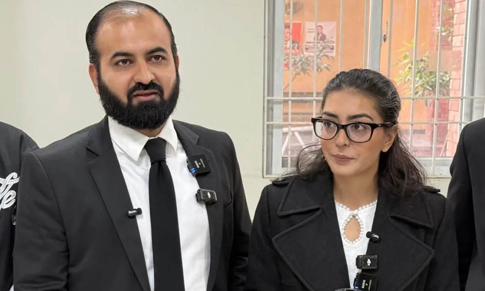 ایمان مزاری اور ہادی چٹھہ کے خلاف سکیورٹی بیریئرز ہٹانے کے کیس کا فیصلہ محفوظ