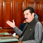 گورنر خیبر پختونخوا کا پولیس کو جدید آلات اور اہلکاروں کیلئے خصوصی پیکیج دینے کا اعلان