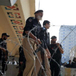 گورنر راج کے بعد خیبرپختونخوا کے ایڈووکیٹ جنرل آفس کے 57 افسران فارغ کر دیے گئے