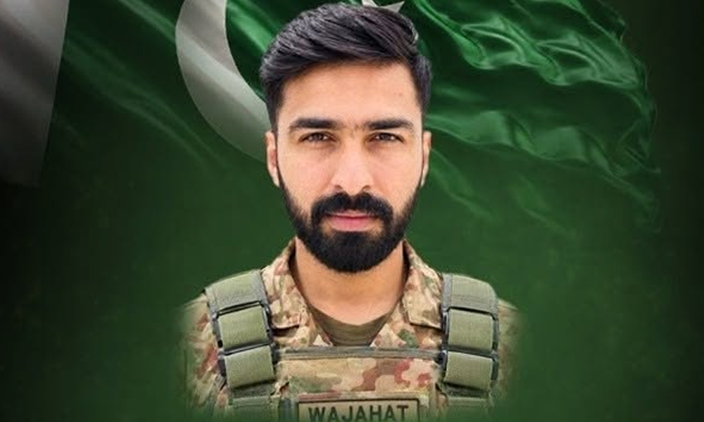قلات اور گوادر میں  فتنہ الہندوستان کیخلاف کارروائیاں،4 دہشتگرد ہلاک،میجر شہید ہوگئے، آئی ایس پی آر