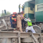 ملتان: کراچی سے پشاور جانے والی ٹرین حادثے کا شکار، 5 افراد جاں بحق، 30 سے زائد زخمی