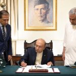 خیبرپختونخوا میں گورنر راج اور ایمرجنسی نافذ، صدر زرداری نے سمری پر دستخط کردیے