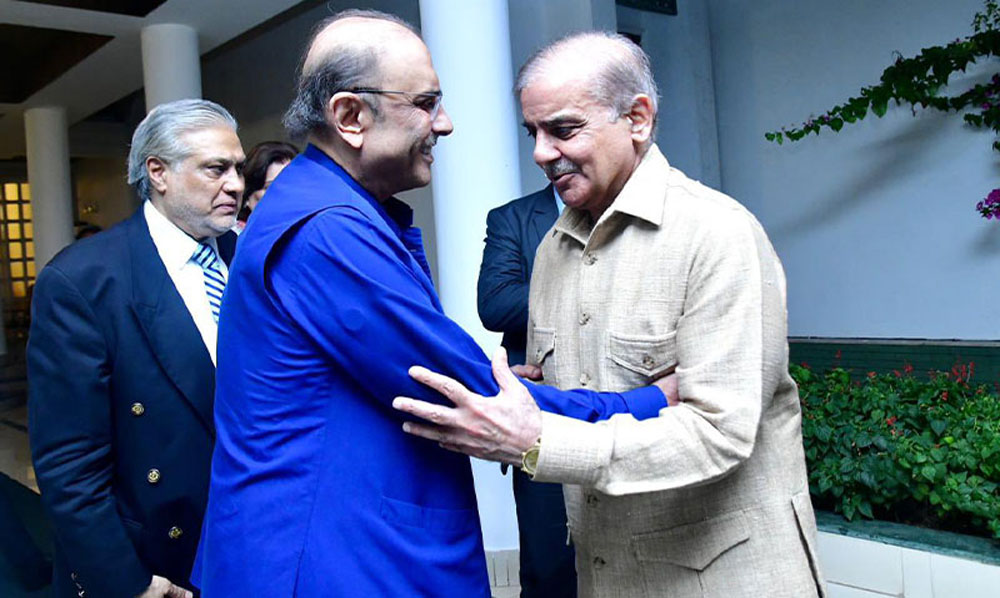 ‘اکتوبر کا مہینہ جمہوریت کیلئے اکثر بُری خبریں کیوں لاتا رہا ہے؟’