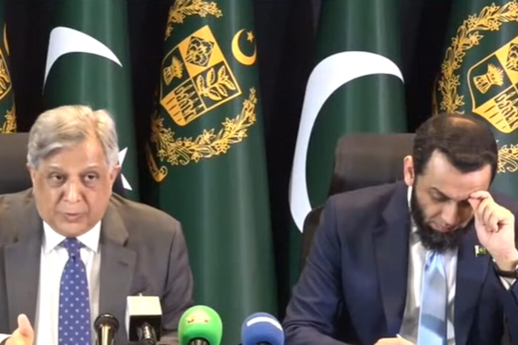 خیبرپختونخوا میں صدر  نے آئین کے تحت ایمرجنسی نافذ کی، وفاقی وزیرقانون