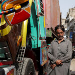 لانگ مارچ: کنٹینر ضبط ہونے کے خوف سے ڈرائیورز ‘پنجاب’ جانے سے انکاری، کراچی پورٹ پر کارگو جمع