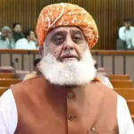 معاہدہ ایران میں ، وزیر دفاع یہاں بیٹھا ہے ، کیا وہاں بھی وزارت داخلہ کی ڈیوٹی ہے، مولانا فضل الرحمان