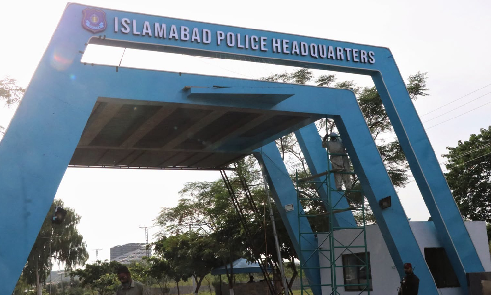 ’مبینہ رشوت‘ لینے کی ویڈیو وائرل: اسلام آباد پولیس کا ایس ایچ او معطل