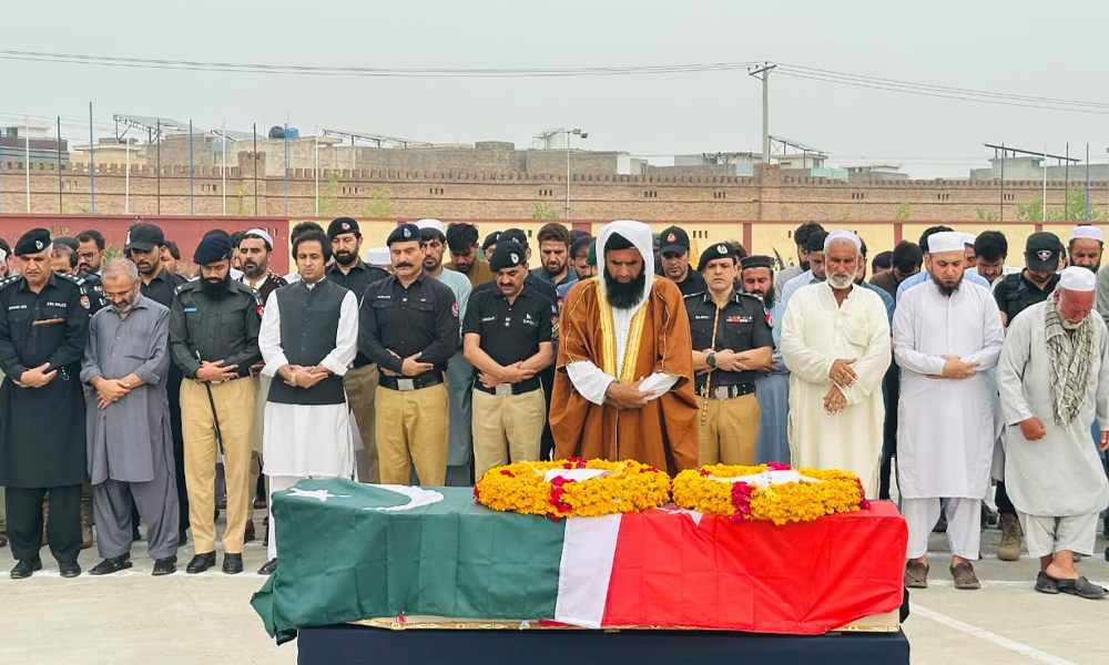 جمرود میں فائرنگ، 2 پولیس اہلکار شہید، ٹانک میں کارروائی، 3 دہشتگرد ہلاک
