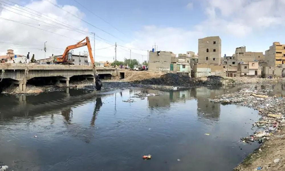 اتحاد ٹاؤن کراچی میں کھلے نالے میں گر کر 3 سے 4 سالہ بچہ جاں بحق