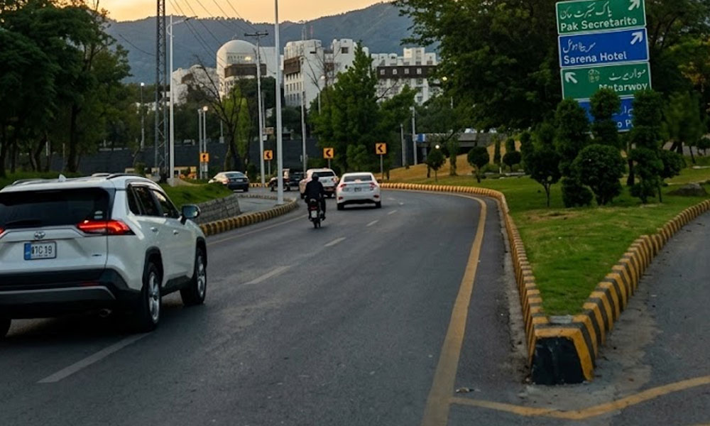 اسلام آباد میں راول ڈیم چوک سے کشمیر چوک تک سڑک بند، ٹریفک پولیس نے متبادل راستوں کا اعلان کر دیا اسلام آباد میں راول ڈیم چوک سے کشمیر چوک تک سڑک بند، ٹریفک پولیس نے متبادل راستوں کا اعلان کر دیا