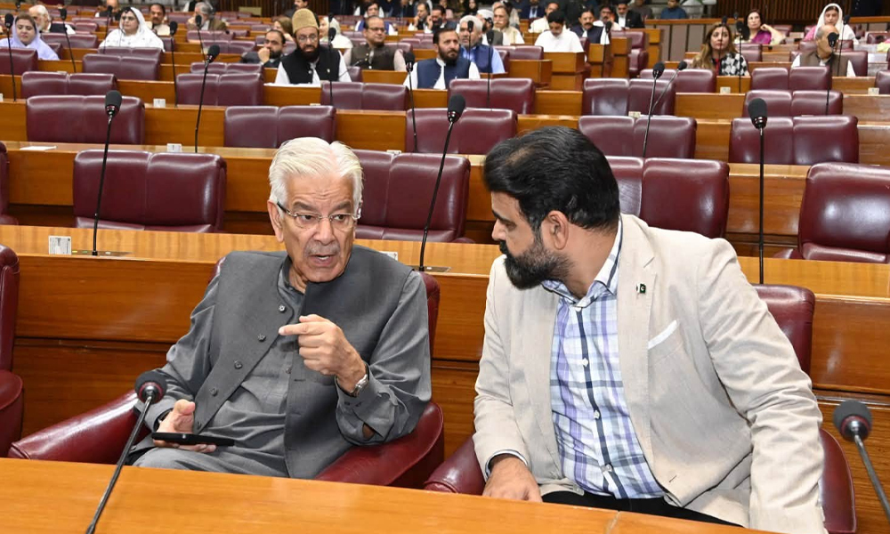 ’خود بھی تو کچھ شرم کریں‘، خواجہ آصف کا مولانا فضل الرحمان کو جواب