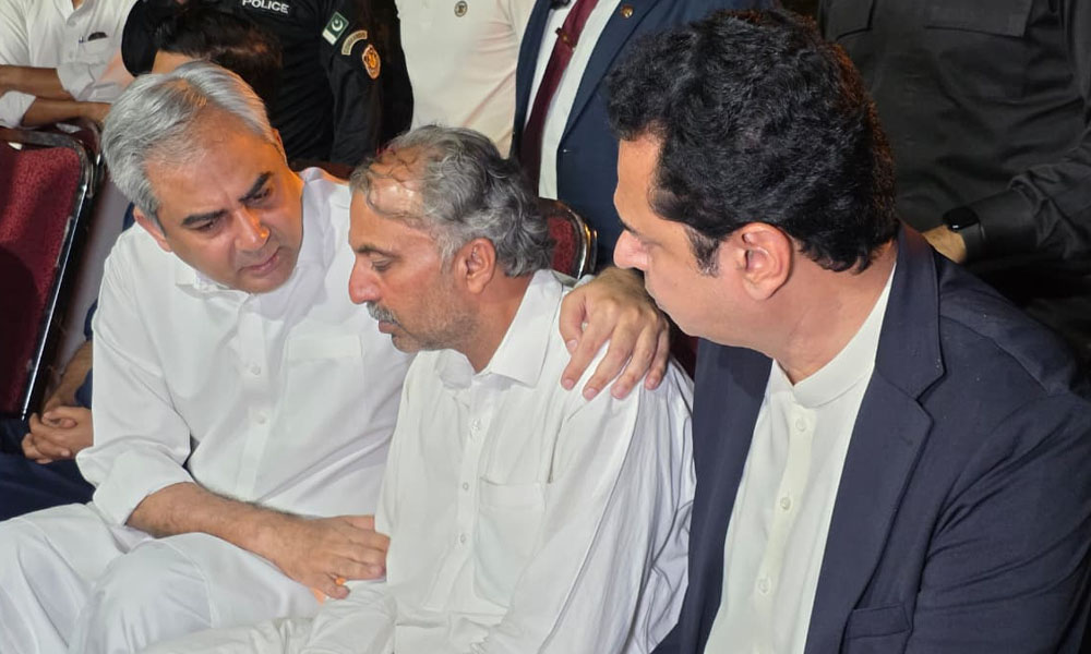 طالبہ کی پراسرار موت، وزیر داخلہ کی اہل خانہ کو ملزمان کی گرفتاری کی یقین دہانی