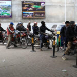 آئی ایم ایف کا پاکستان سے فیول سبسڈی اسکیم ‘بلاتاخیر ختم’ کرنے کا مطالبہ