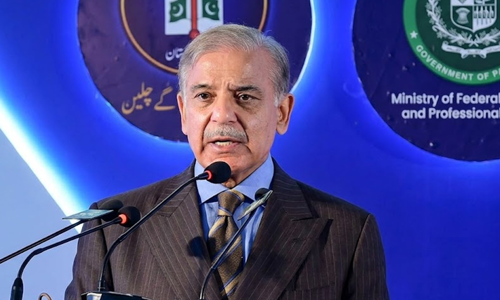 غریب خاندانوں کے بچوں کو بھی اشرافیہ کےبرابر تعلیمی مواقع ملنے چاہئیں، وزیراعظم
