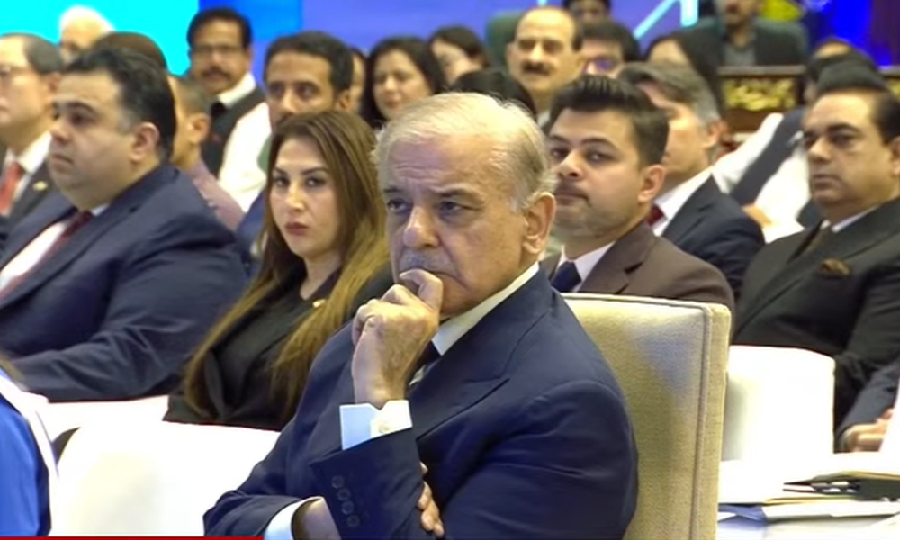 طالب علموں کو کروم بُکس اور انٹرنیٹ سہولت فراہمی کے اجراء کی تقریب