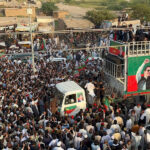 پی ٹی آئی کا لانگ مارچ کرک سے کوہاٹ کے لیے روانہ
